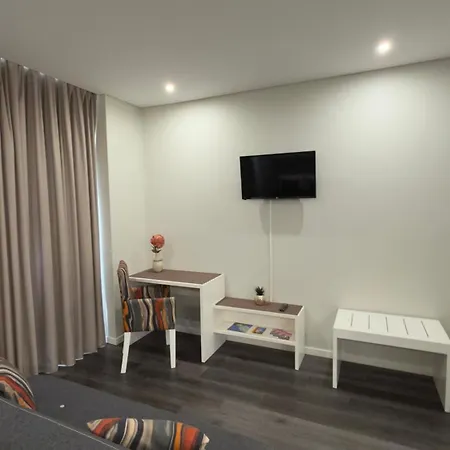 Apartment Gold Center 101 *