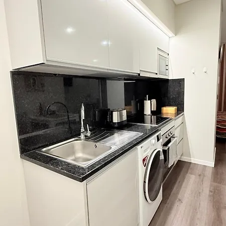 Apartment Gold Center 101 *